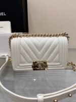 BOY BAG SMALL 20 WHITE CHEVRON CAVIAR GOLD HARDWARE - Image 2