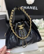 CC 25 HANDBAG IN BLACK 30 GRAINED CALFSKIN GOLD HARDWARE - Image 11