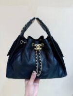 CC 25 HANDBAG IN BLACK 30 GRAINED CALFSKIN GOLD HARDWARE - Image 4