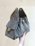 CC 25 HANDBAG IN GREY 30 SUEDE GOLD HARDWARE - Image 18