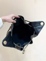 CC 25 HANDBAG IN BLACK 40 GRAINED CALFSKIN GOLD HARDWARE - Image 15