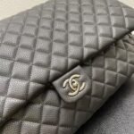 CC CLASSIC FLAP BAG 46 IN BLACK QUILTED CALFSKIN - Image 4