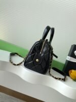 CC HANDBAG 21 IN BLACK PATENT QUILTED CALFSKIN WITH GOLD CHAIN - Image 8
