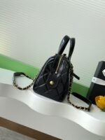 CC HANDBAG 21 IN BLACK PATENT QUILTED CALFSKIN WITH GOLD CHAIN - Image 16