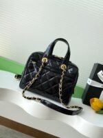 CC HANDBAG 21 IN BLACK PATENT QUILTED CALFSKIN WITH GOLD CHAIN - Image 15
