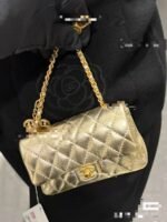 CC CLASSIC FLAP BAG 13 IN GOLD LAMBSKIN WITH PEARL HEART CHARM - Image 7