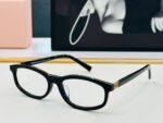 MIU SUNGLASSES IN RECTANGULAR ACETATE 646116 - Image 3
