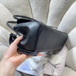 CHANEL 26S BAGUETTE BAG 31 IN BLACK CAVIAR CALFSKIN - Image 5
