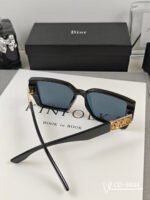 MONTAIGNE SQUARE SUNGLASS 58044 IN ACETATE - Image 4