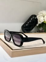 SQUARE SUNGLASSES CH5468B IN ACETATE EMBOSSED DIAMOND - Image 2