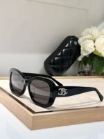 SQUARE SUNGLASSES CH5468B IN ACETATE EMBOSSED DIAMOND - Image 5