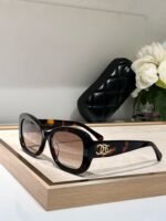 SQUARE SUNGLASSES CH5468B IN ACETATE EMBOSSED DIAMOND - Image 6