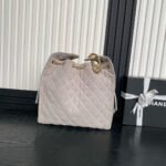 MEDIUM HANDBAG 40 IN BEIGE SUEDE GOLD HARDWARE - Image 2