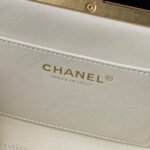 CHANEL 26S CROSSBODY BAG 20 IN WHITE LAMBSKIN - Image 16
