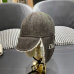 KNITTED TRAPPER HAT IN GRAY WOOL 439525 - Image 22