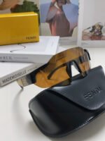 FF SQUARED VISOR FRAME SUNGLASSES 557144 IN ACETATE - Image 11