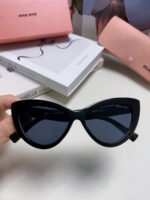 GLIMPSE CAT EYE SUNGLASSES 555886 IN BLACK ACETATE - Image 15