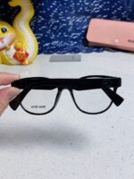 RUNWAY SUNGLASSES 567509 IN BLACK ACETATE BLACK LOGO - Image 2