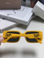 MONTAIGNE SUNGLASS 571593 IN YELLOW ACETATE TEXT LOGO - Image 10