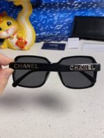 SQUARE SUNGLASSES 638932 IN BLACK ACETATE - Image 5
