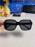 SQUARE SUNGLASSES 638932 IN BLACK ACETATE - Image 6