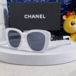 BUTTERFLY SUNGLASSES 641813 IN WHITE ACETATE BLACK METAL LOGO - Image 9