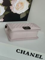 BOY BAG MEDIUM 25 IN PINK NUDE CALFSKIN - Image 9