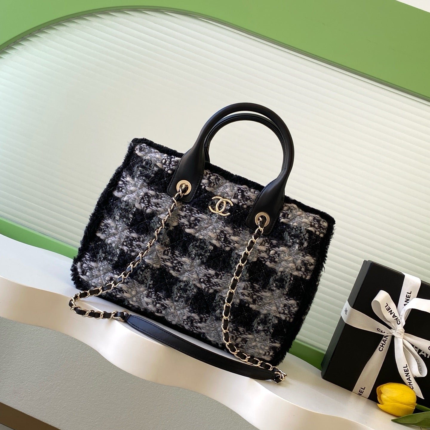 img_ecb71349_20251124_i1763972591246_6186_0_0_jpg CHANEL 25S SHOPPING BAG 34 IN BLACK MIX GREY TWEED - Image 1