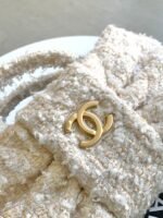 CHANEL 25S BOW BAG 26 IN CREAM WHITE TWEED WITH GOLD HARDWARE - Image 18