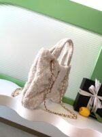 CHANEL 25S BOW BAG 38 IN CREAM WHITE TWEED WITH GOLD HARDWARE - Image 4