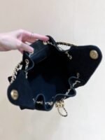 CC 25 HANDBAG 30 IN BLACK SUEDE GOLD HARDWARE - Image 18