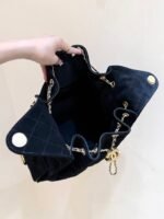 CC 25 HANDBAG 40 IN BLACK SUEDE GOLD HARDWARE - Image 16