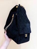 CC 25 HANDBAG 40 IN BLACK SUEDE GOLD HARDWARE - Image 12