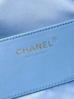 CC 25 HANDBAG 40 IN BLUE DENIM GOLD HARDWARE - Image 19