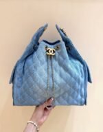 CC 25 HANDBAG 40 IN BLUE DENIM GOLD HARDWARE - Image 18